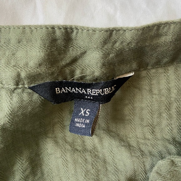 Banana Republic army green blouse - Picture 2 of 4